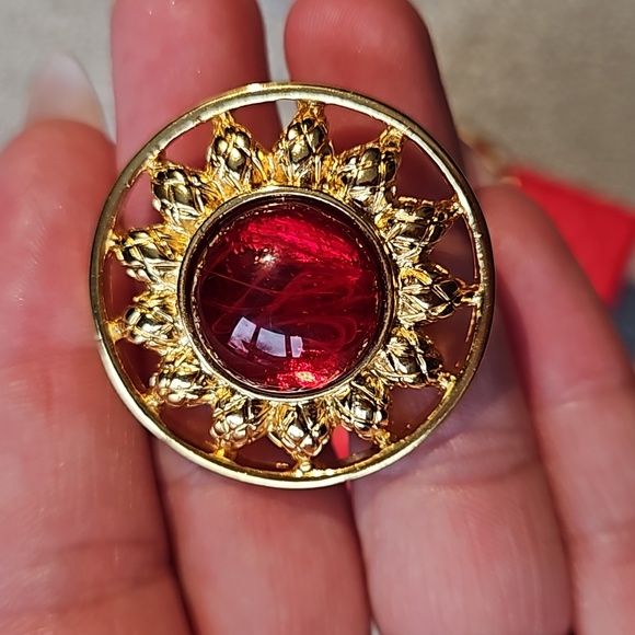 Fendi Vintage Red Gripoix Clip Earrings Gold Plated - Picture 5 of 6